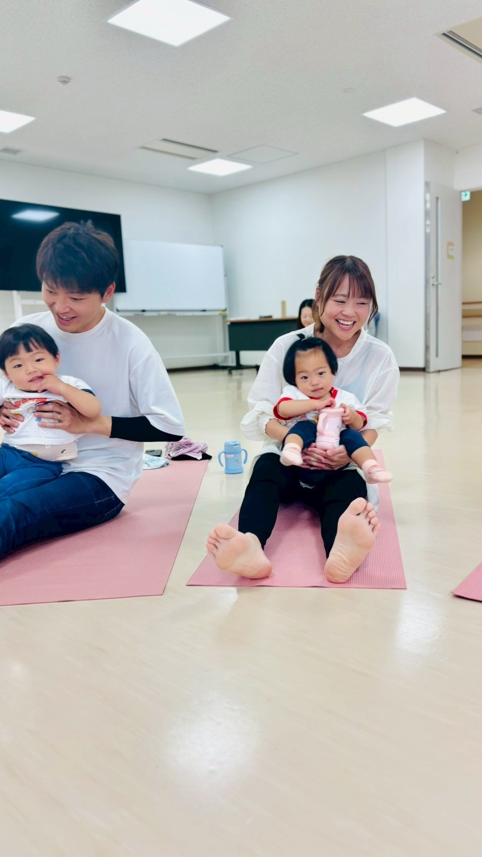 thumbnail_image0 weほーる親子ヨガ１.jpg
