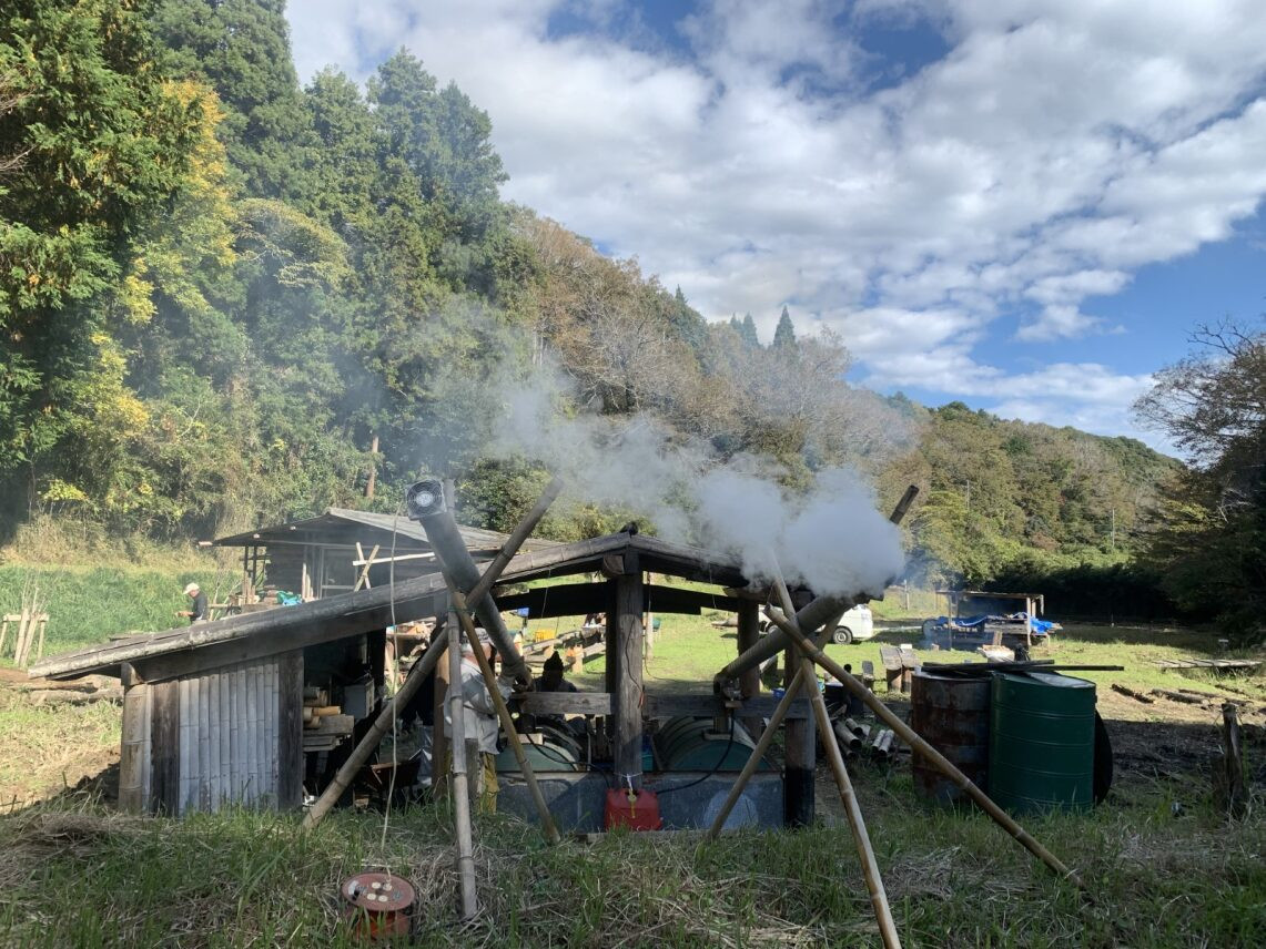 ★2.炭焼き体験のどかな風景.jpg